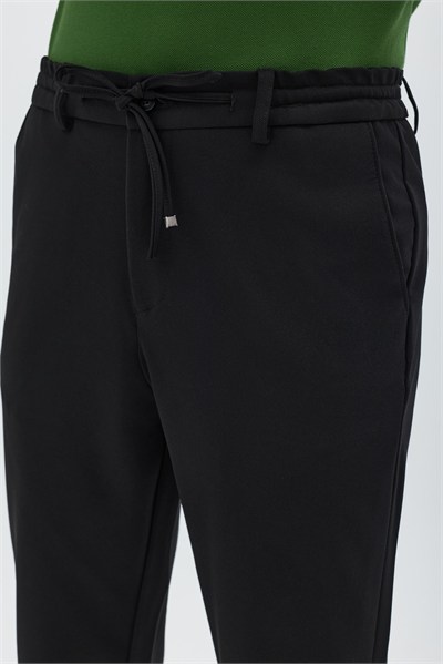 Siyah Dokulu Arka Lastikli Köprü Kemerli Bağcıklı Slim Fit Jogger Pantolon