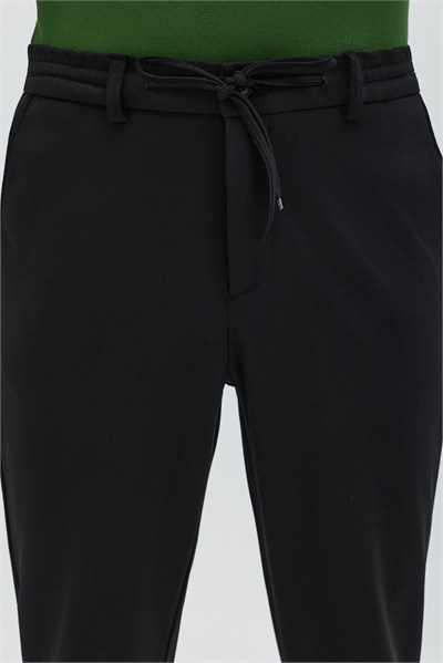 Siyah Dokulu Arka Lastikli Köprü Kemerli Bağcıklı Slim Fit Jogger Pantolon