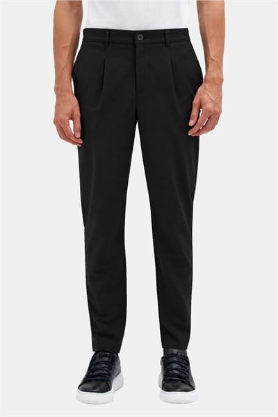 Siyah Regular Fit Standart Kesim Beli Lastikli Pantolon