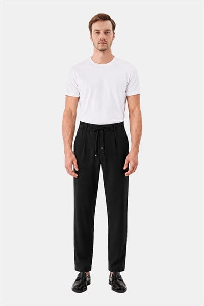 Siyah Dokulu Arka Lastikli Köprü Kemerli Bağcıklı Slim Fit Jogger Pantolon