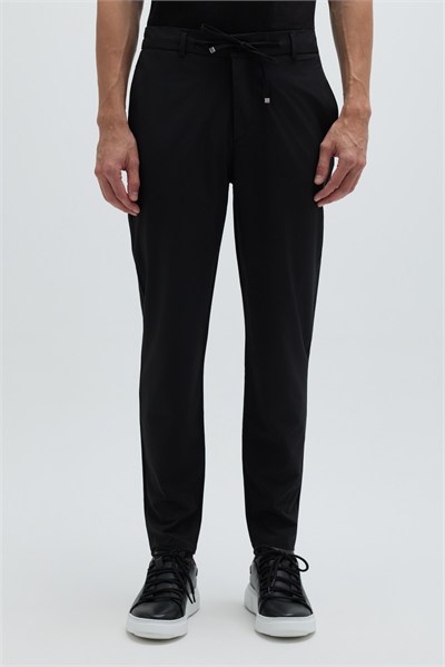 Siyah Slim Fit Bel Bağcıklı Paraşüt Pantolon