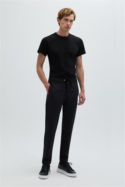 Siyah Slim Fit Bel Bağcıklı Paraşüt Pantolon