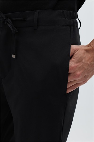 Siyah Slim Fit Bel Bağcıklı Paraşüt Pantolon