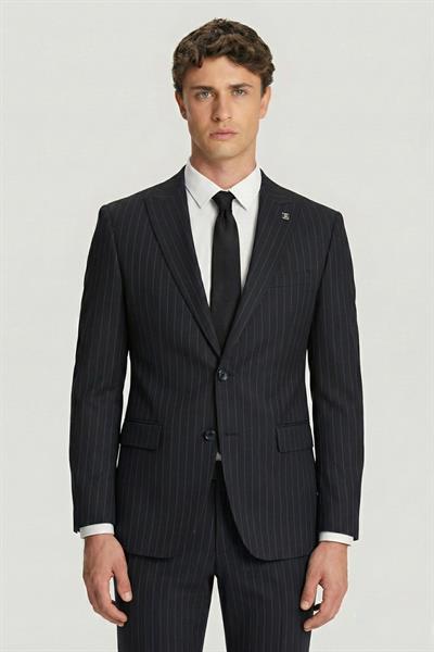Siyah Slim Fit Sivri Yaka Çizgili Takım Elbise