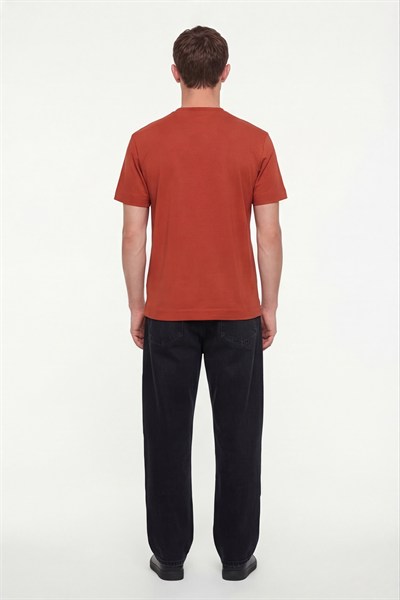 Erkek Kiremit Normal Kesim Regular Fit %100 Pamuk Dokuma Bisiklet Yaka Basic T-Shirt