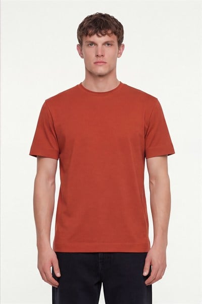 Erkek Kiremit Normal Kesim Regular Fit %100 Pamuk Dokuma Bisiklet Yaka Basic T-Shirt