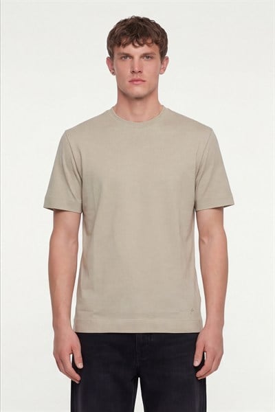 Erkek Krem Normal Kesim Regular Fit %100 Pamuk Dokuma Bisiklet Yaka Basic T-Shirt