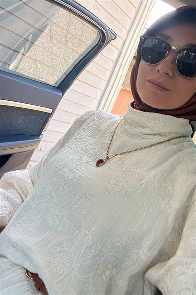 Krem Nakışlı Elbise