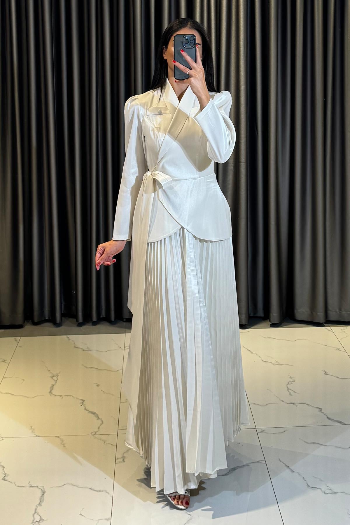 İçi Elbise Ceketli Takım Abaya Ekru