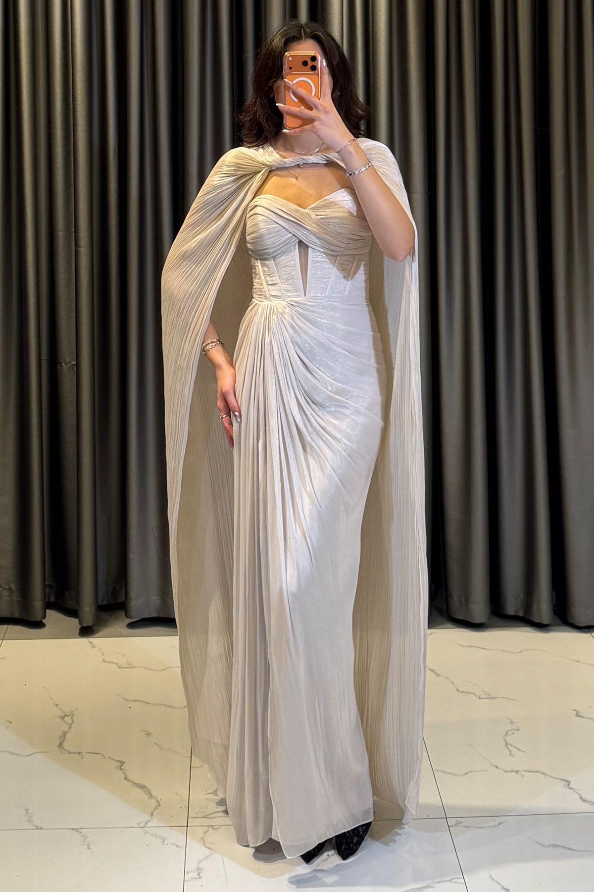 Pelerinli Drape Detaylı Uzun Abiye  BEJ