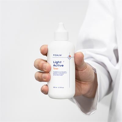 Traneksamik Asit İçeren Akne Skarı Ve Leke Karşıtı, Yenileyici, Yaşlanma Karşıtı Light Active Tonik 200ml