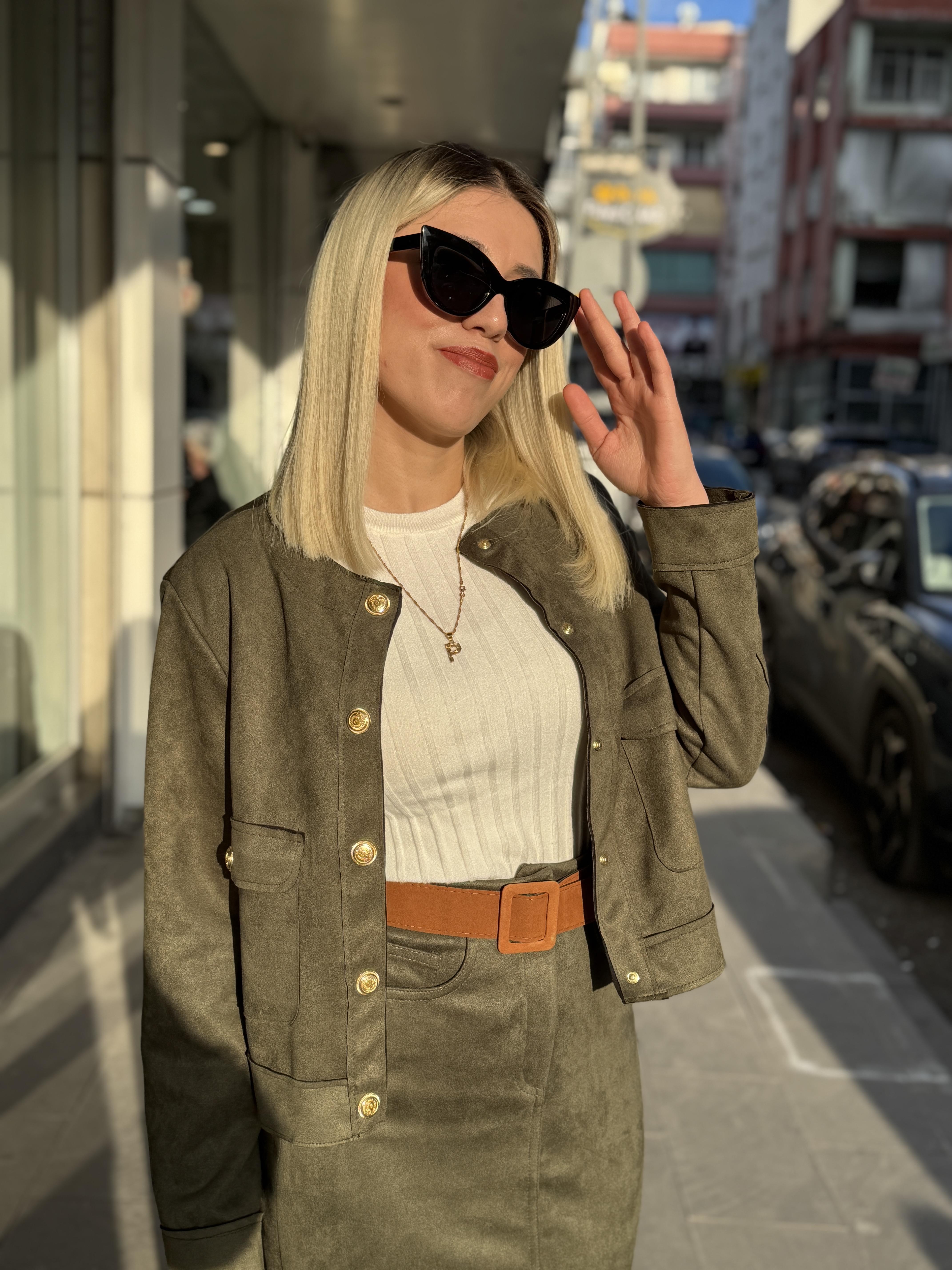 Gold düğmeli süet ceket- haki