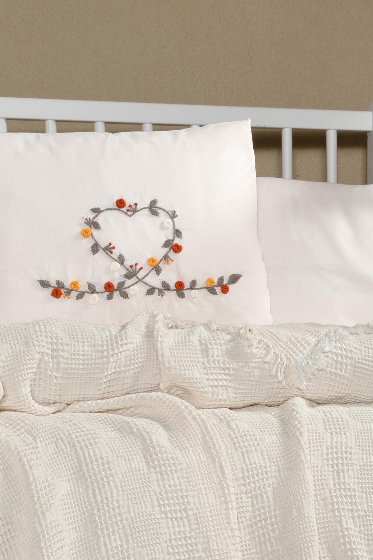Waffle Baby Embroidered Muslin Coverlet Set - Little Heart