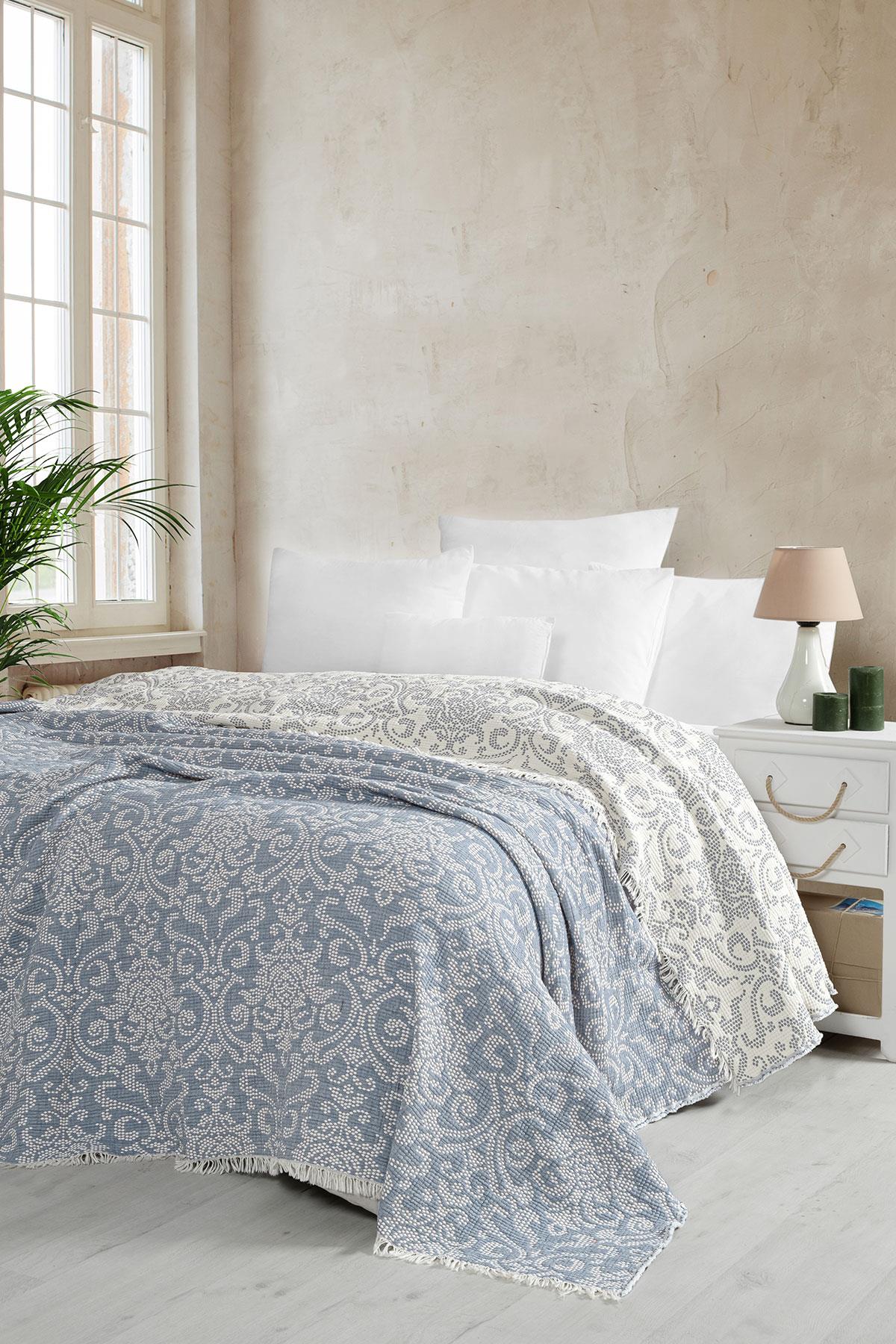 Çift Kişilik Jakarlı 3 Kat Müslin Yatak Örtüsü - Damask Indigo