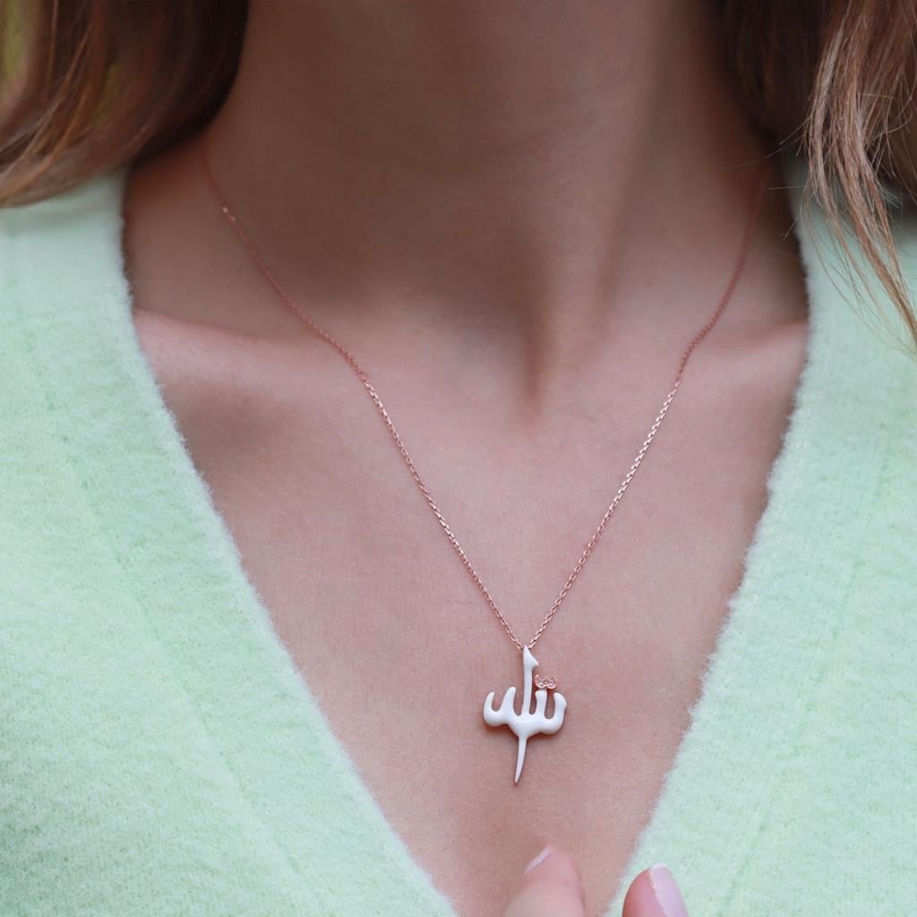 Allah Yazılı Beyaz Mine İşli Mini Zirkon Taşlı Rose Gold Kaplama Gümüş Kolye