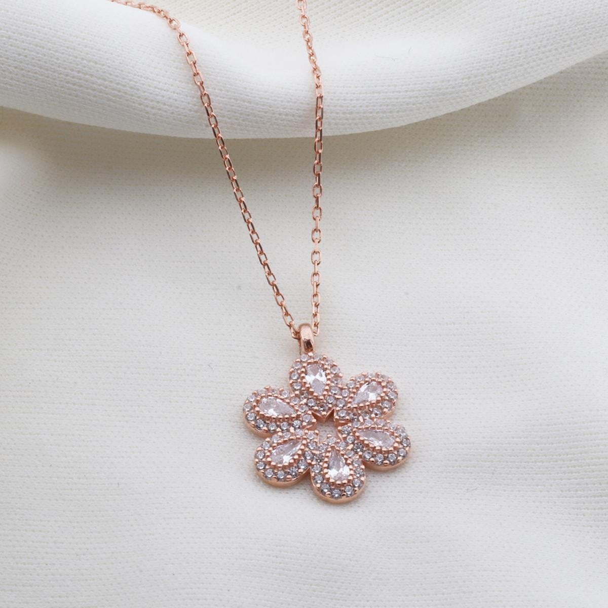 Çiçek Modeli Zirkon Taşlı Rose Gold Kaplama Gümüş Kolye