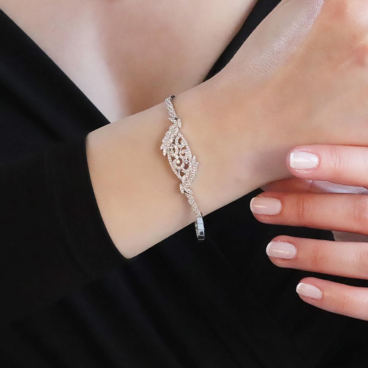 Cuture Model Zirkon Taşlı Gümüş Bileklik