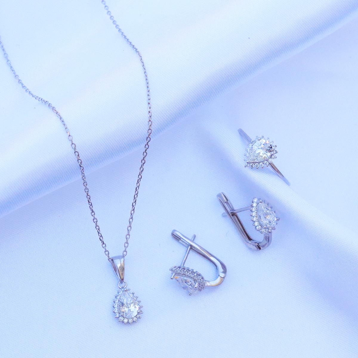 Etrafı Pırıltılı Taşlarla Çevirili Damla Montür Sky Diamond Gümüş Set