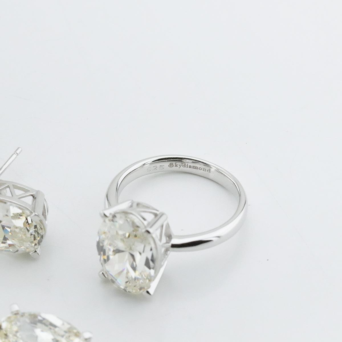 Oval Kesim Tek Taş Modeli  4,5ct 925 Ayar Gümüş Sky Diamond Set