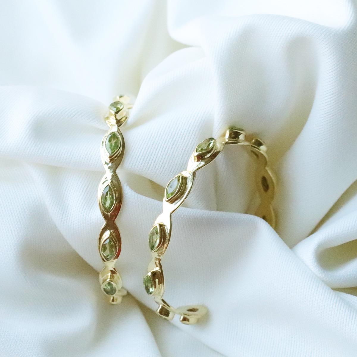 Peridot Taşlı Mekik Modeli Gold Kaplama Gümüş Halka Küpe