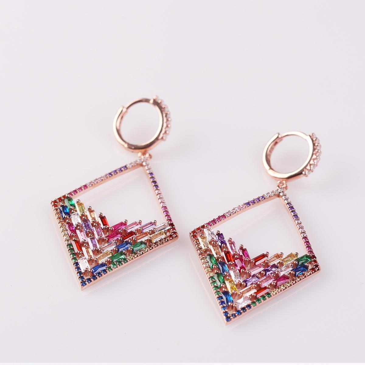 Renkli Baget Taşlı Rose Gold Kaplama Gümüş Küpe