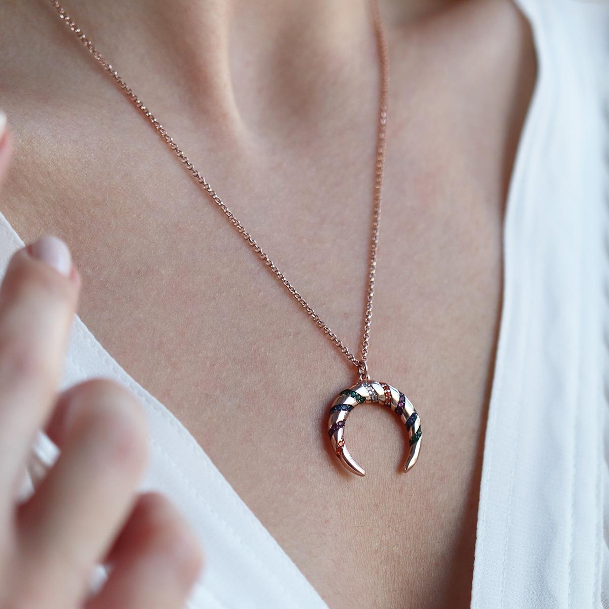 Renkli Zirkon Taşlı Hilal Modeli Rose Gold Kaplama Gümüş Kolye