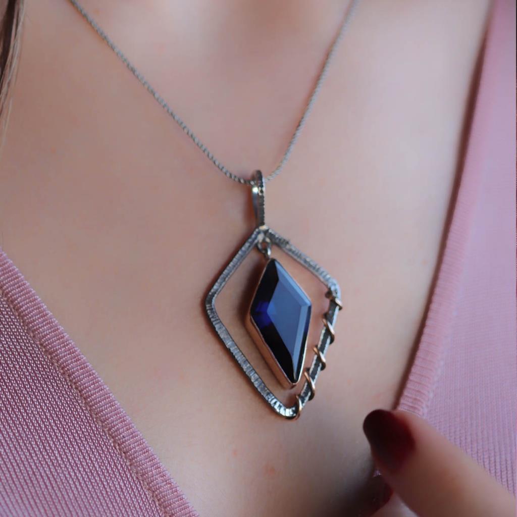 Safir Taşlı Gümüş Otantik Tasarım Kolye