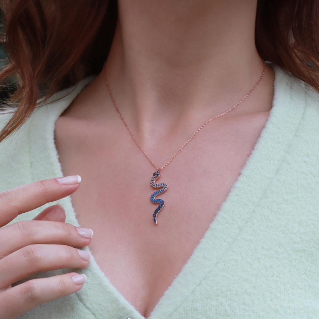 Siyah Gözlü Rose Gold Kaplama Yılan Gümüş Kolye