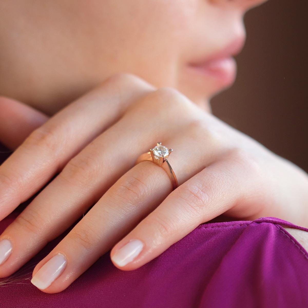 Tek Taş Round Kesim Rose Gold Kaplama Sky Diamond Yüzük
