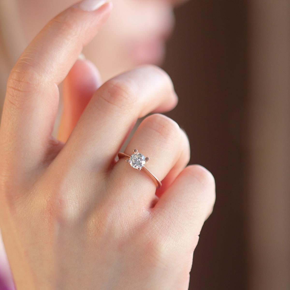 Tek Taş Round Kesim Rose Gold Kaplama Sky Diamond Yüzük