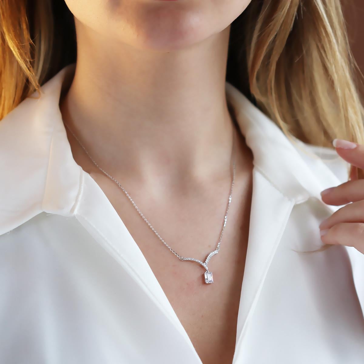 V Baget Modeli Gümüş Kolye