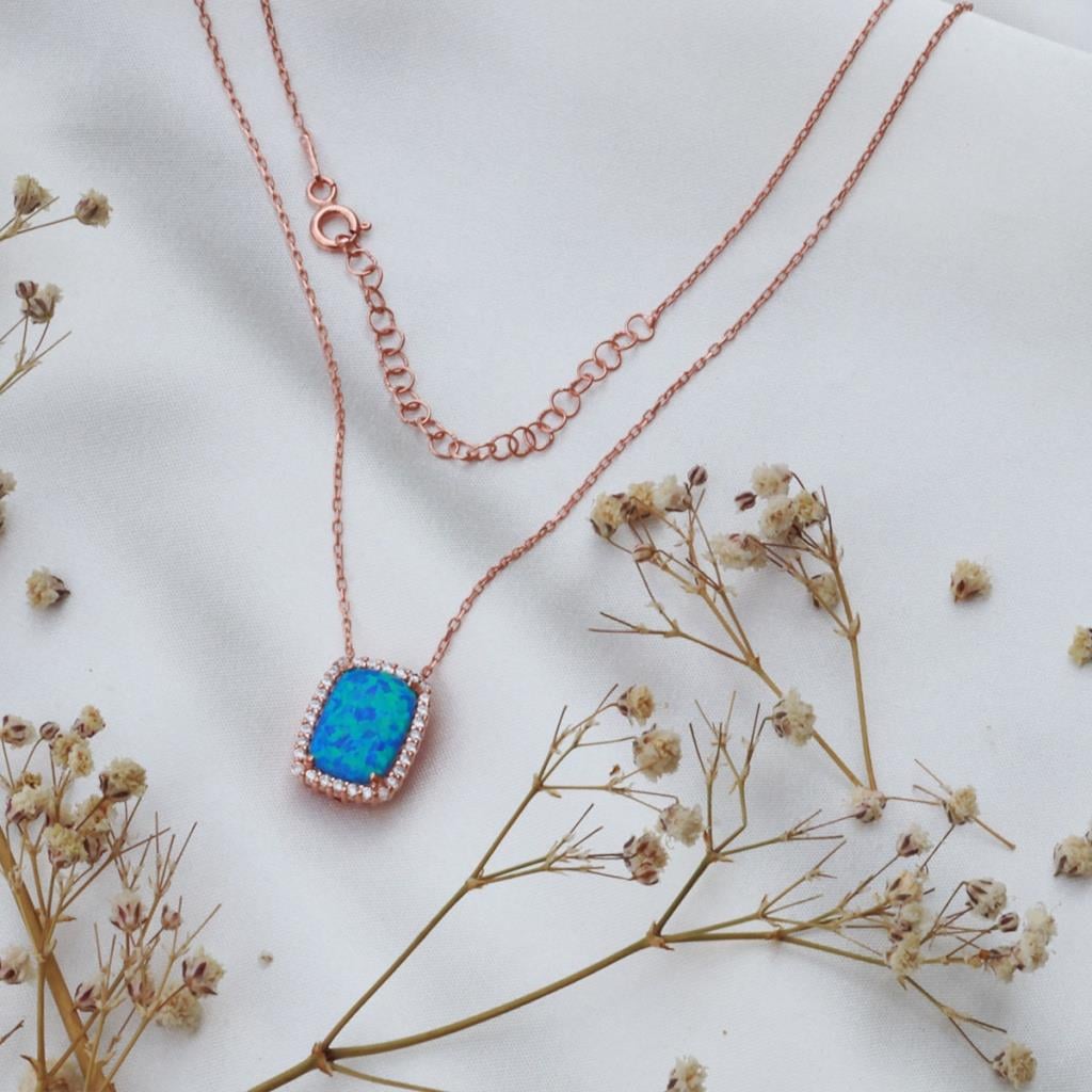 Zirkon Taş Çerçeveli Opal Rose Gold Kaplama Gümüş Kolye