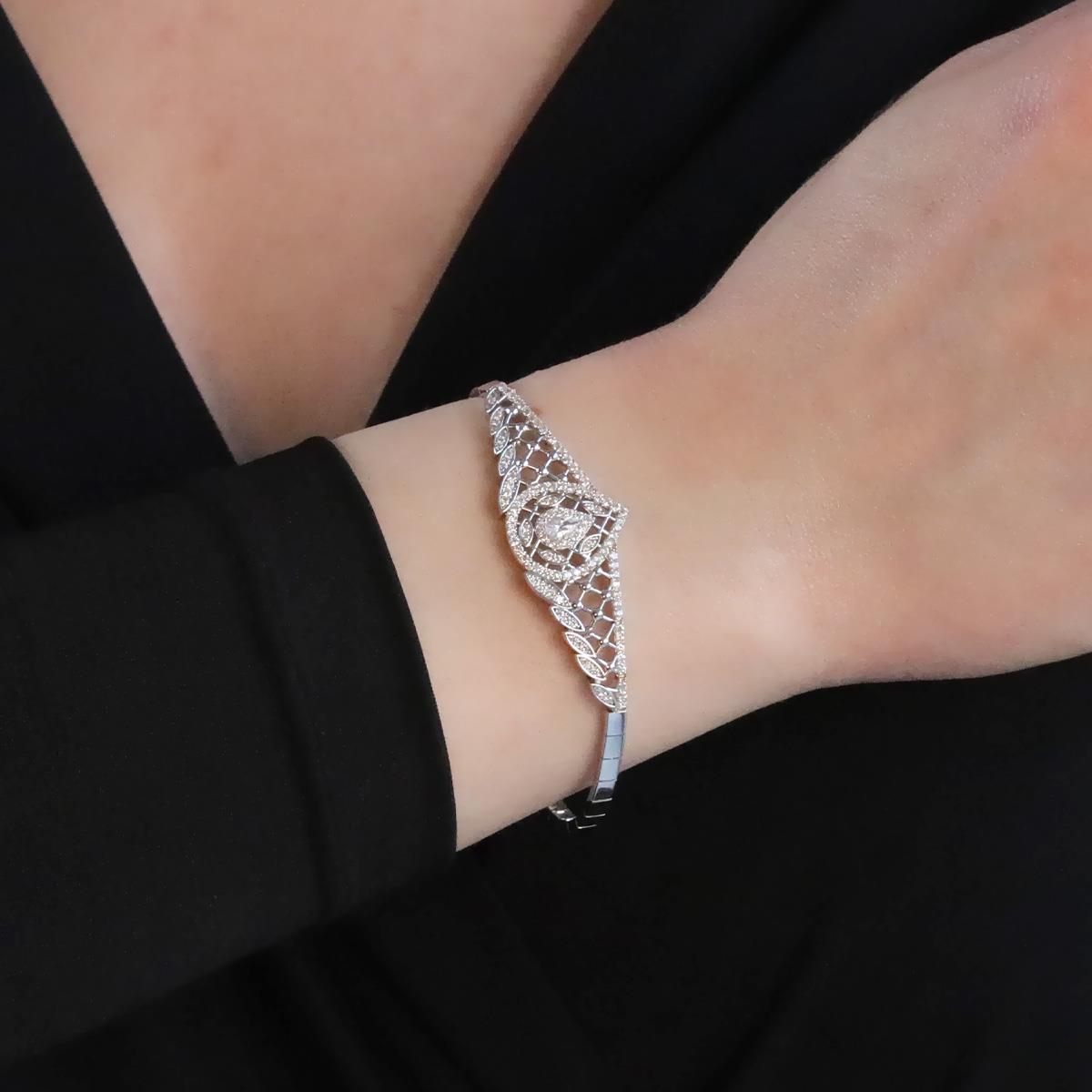 Zirkon Taşlı Hürrem Modeli Gümüş Bileklik