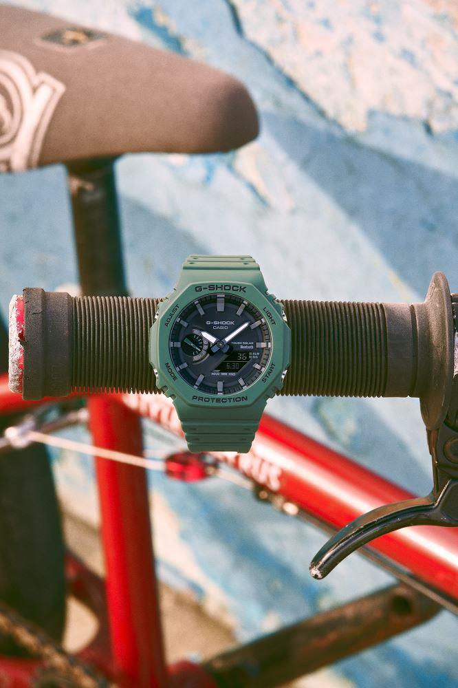 Casio Iconic GA-B2100-3ADR Erkek Kol Saati