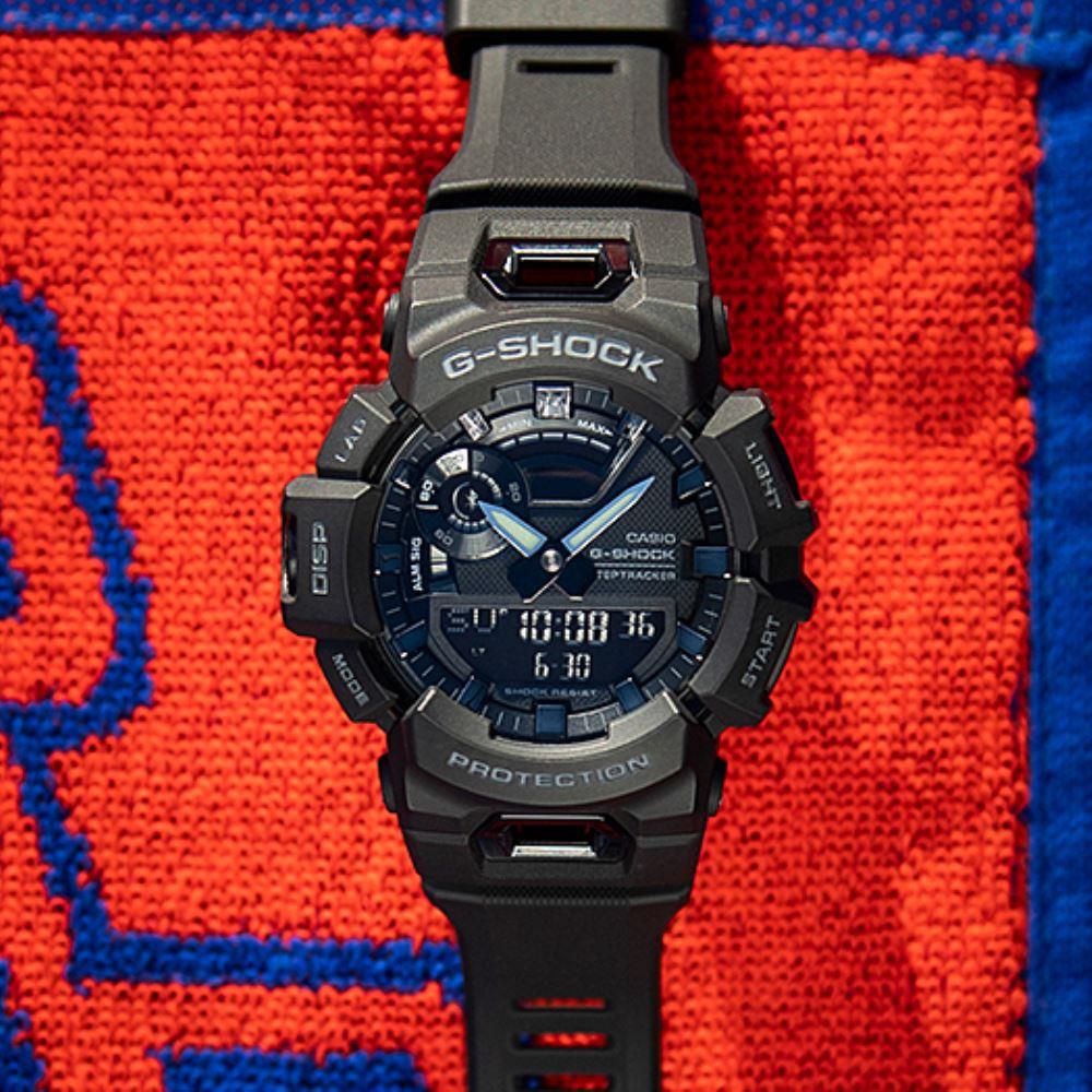 Casio G-squad GBA-900-1ADR Erkek Kol Saati