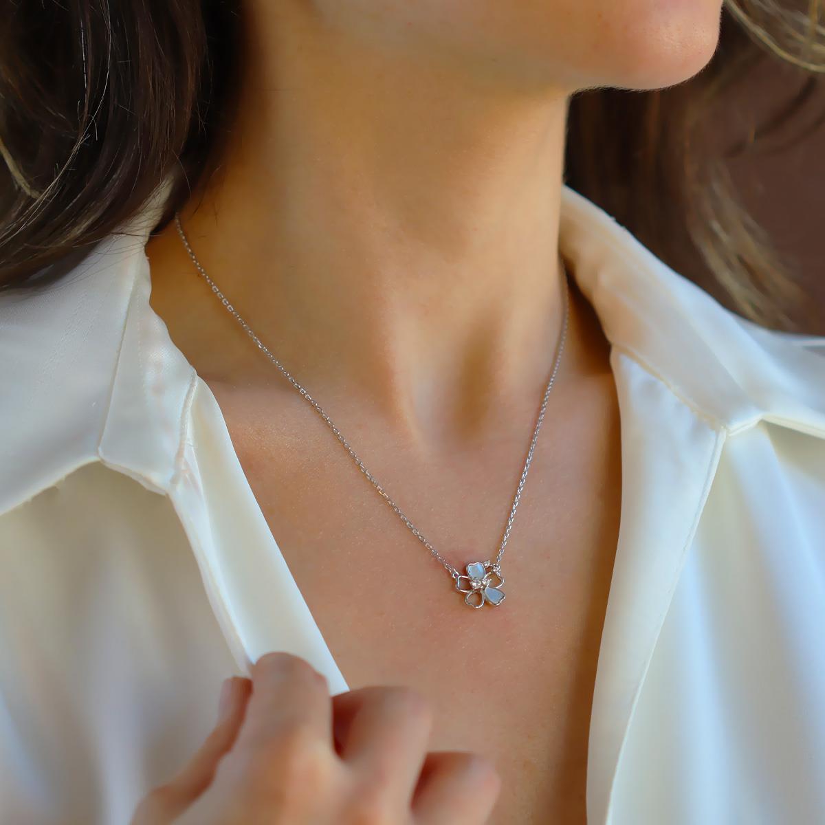 Çiçek Sedefli Gümüş Kolye