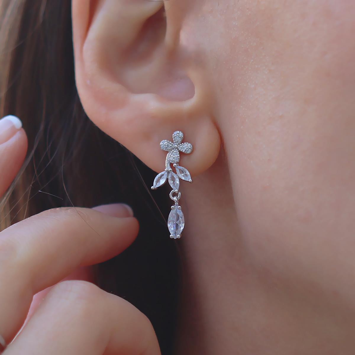 Çiçek Zarif Damla Zirkon Taşlı Gümüş Set  