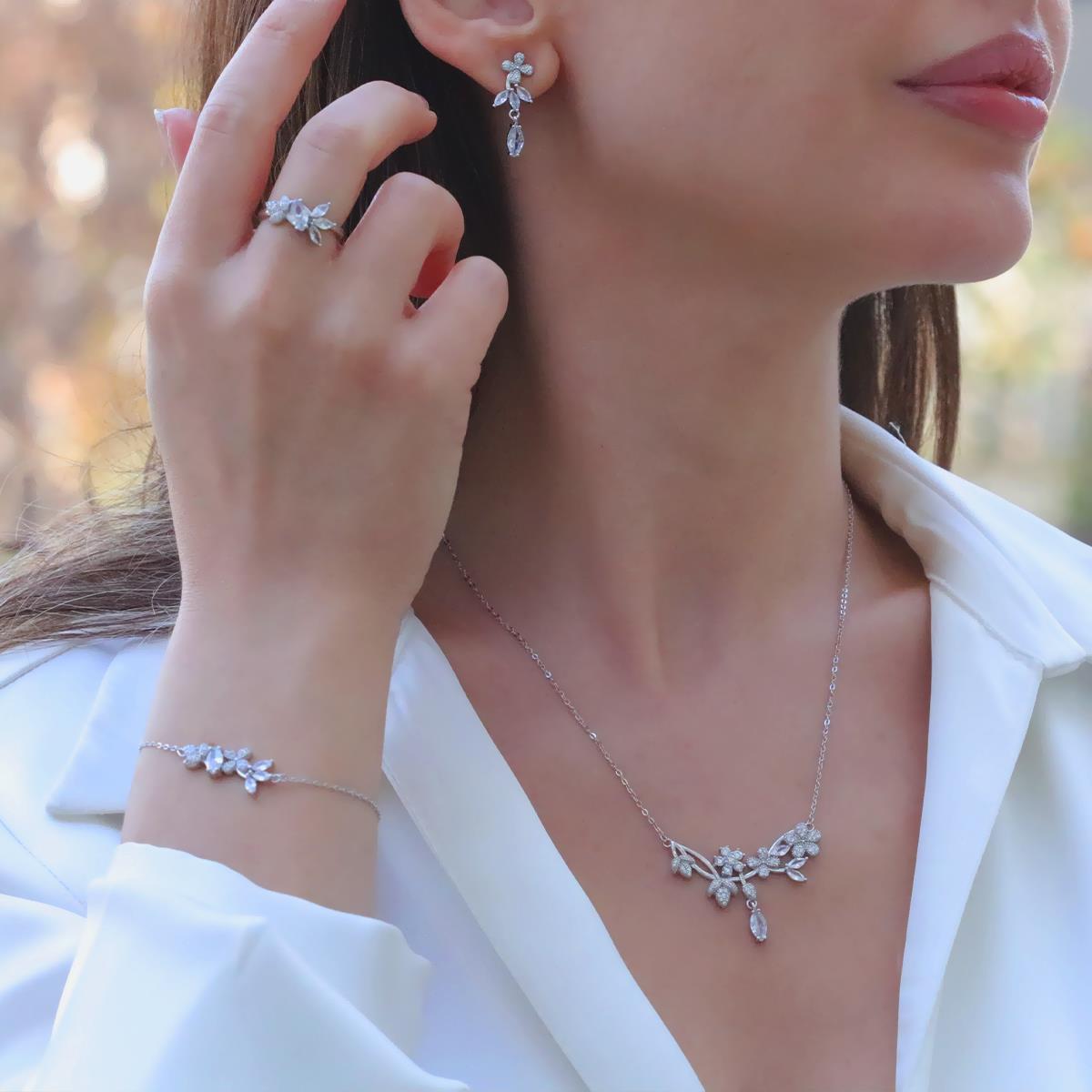 Çiçek Zarif Damla Zirkon Taşlı Gümüş Set  