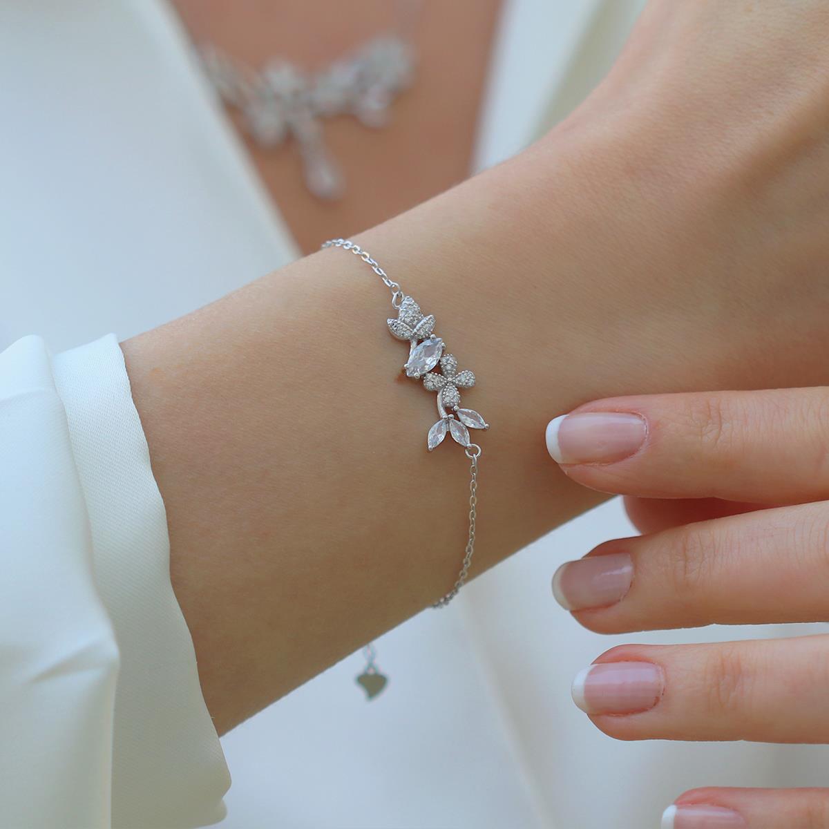 Çiçek Zarif Damla Zirkon Taşlı Gümüş Set  