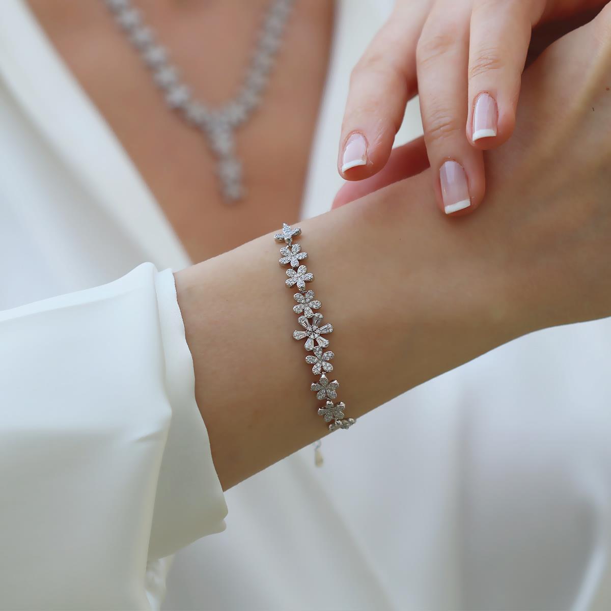 Çiçek Zirkon Taşlı Gümüş Set