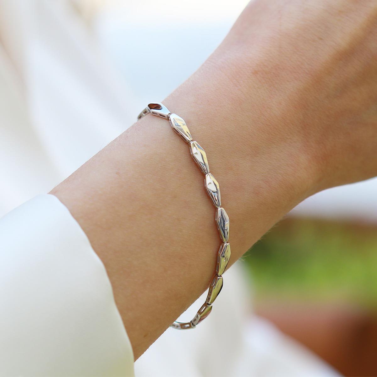 Dörtgen Taşsız Sıralı Gümüş Bileklik