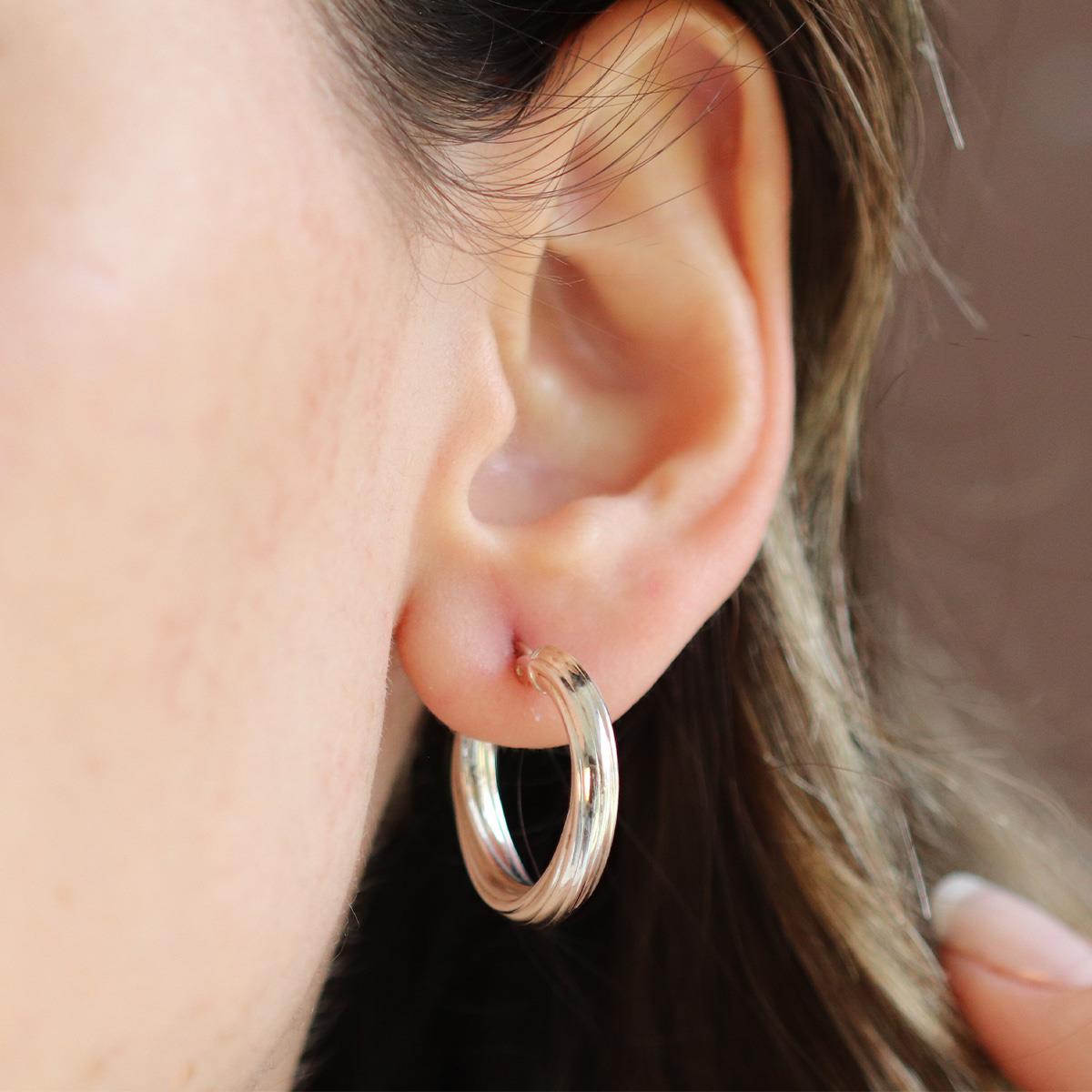 Halka Çizgili Gümüş Küpe