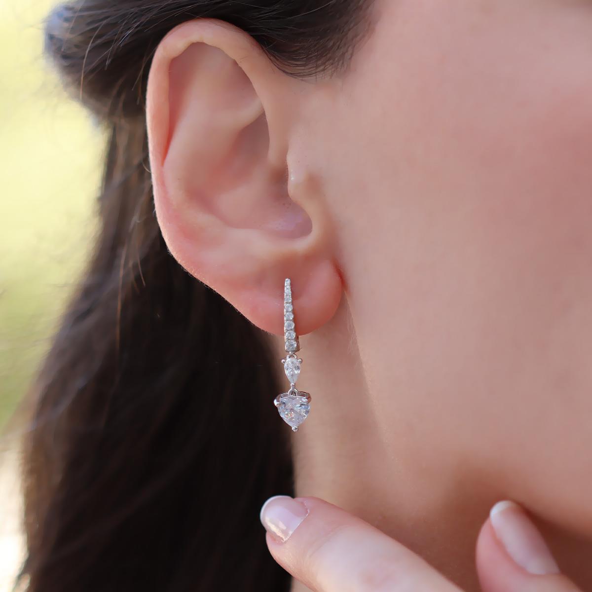 Kalp Zirkon Taşlı Gümüş Küpe