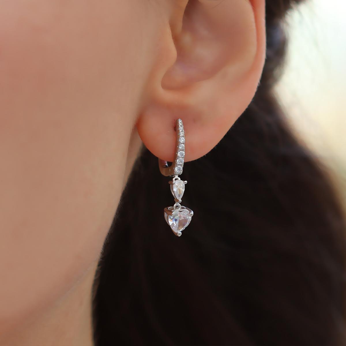 Kalp Zirkon Taşlı Gümüş Küpe