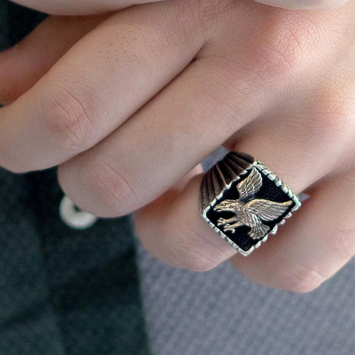 Kartal Figürlü Oksitli Gümüş Erkek Yüzük