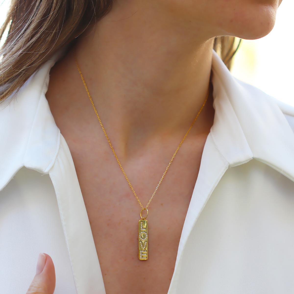 Love Taşlı Plaka Gold Gümüş Kolye