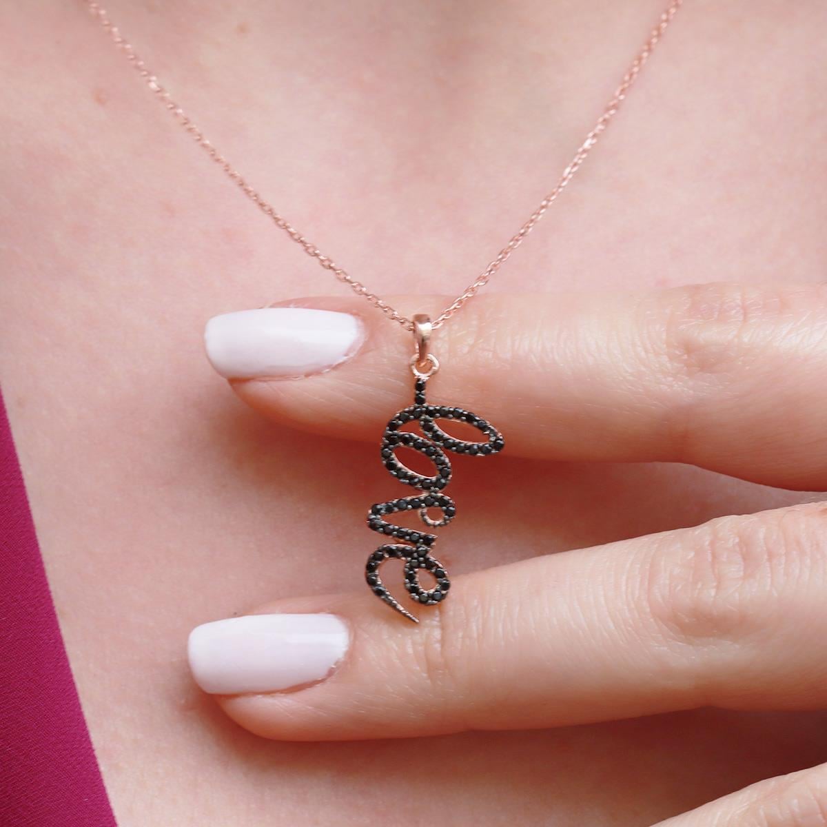 Siyah Zirkon Taşlı Love Yazılı Rose Gold Kaplama Gümüş Kolye