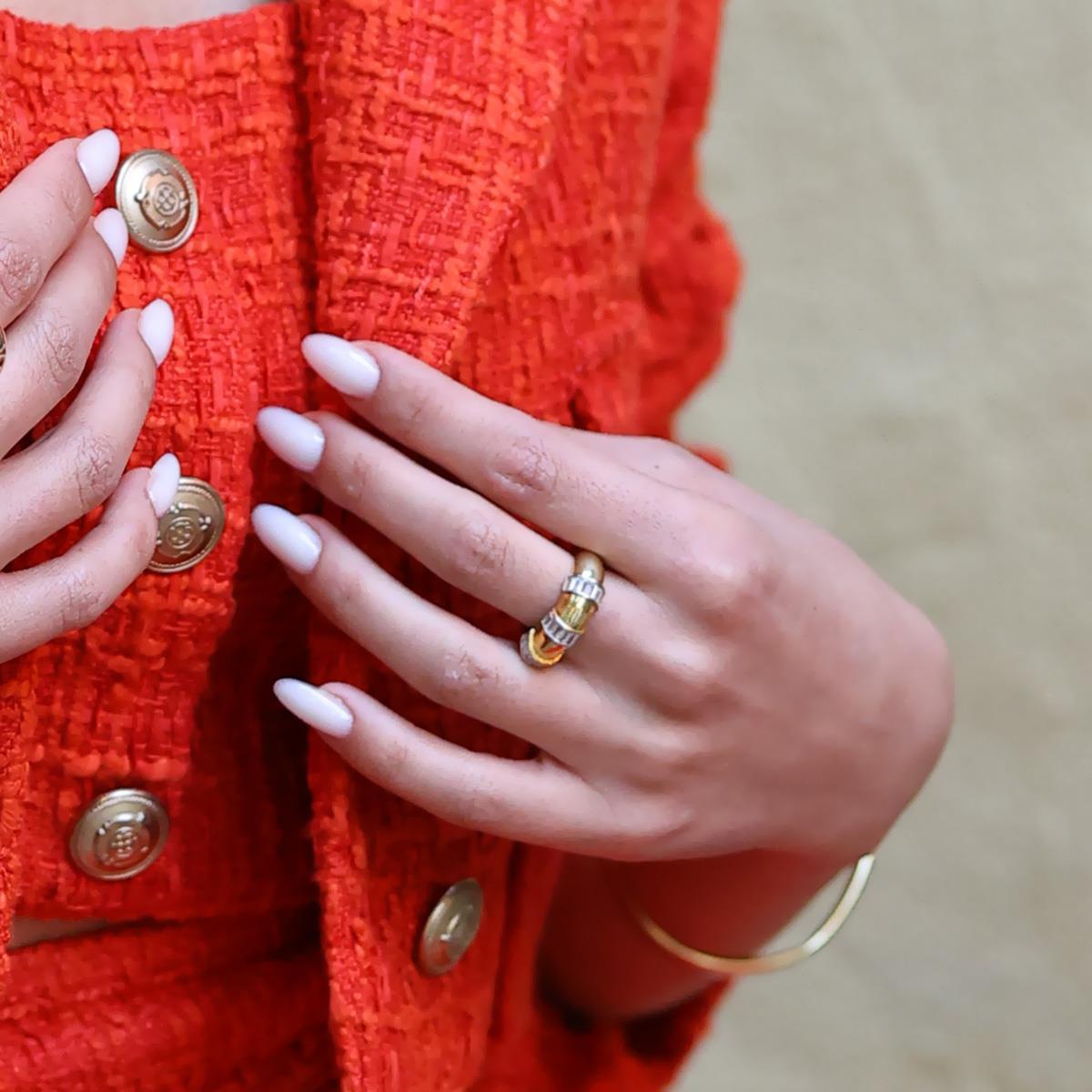 Trend Bombeli Baget Taşlı Gold Gümüş Yüzük