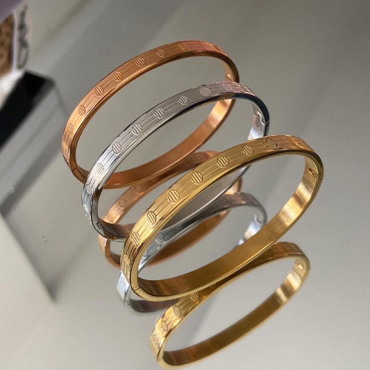 Üçlü Renkli Çelik Kelepçe