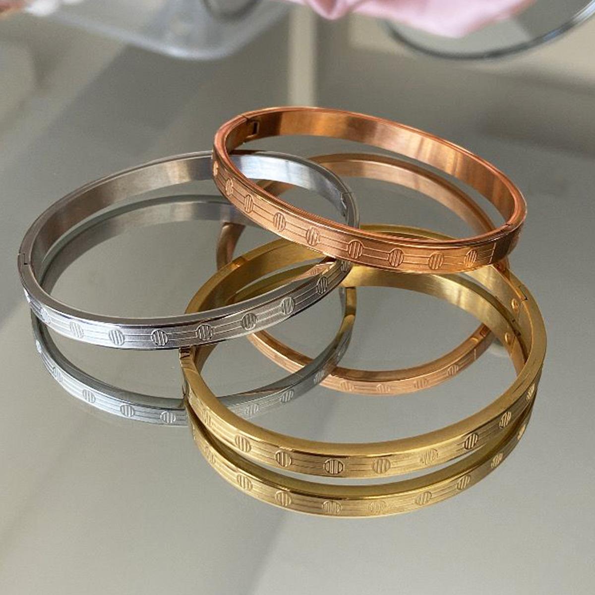 Üçlü Renkli Çelik Kelepçe